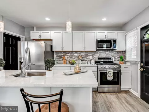 Kitchen - 3812 Midheights Rd, Baltimore, MD 21215 photo 3 of 5