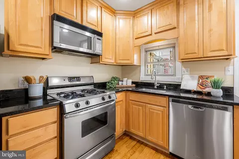 234 E Barney St E, Baltimore, MD 21230 photo 7