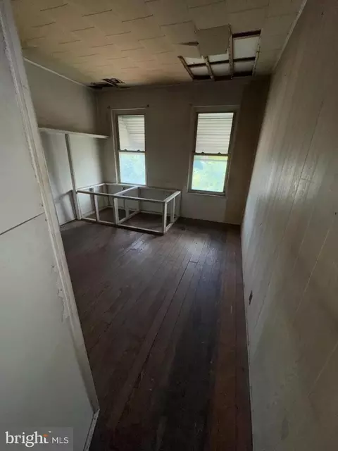Entry Way - 1902 Ramsay St, Baltimore, MD 21223 photo 5 of 9