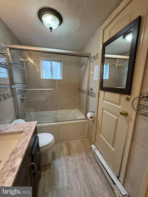 Bath - 1008 Stiles St, Baltimore, MD 21202 photo 4 of 4