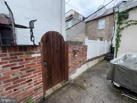 Exterior - 1008 Stiles St, Baltimore, MD 21202 photo 6 of 8
