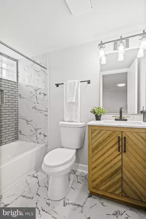 Bath - 1324 Kitmore Rd, Baltimore, MD 21239 photo 4 of 8