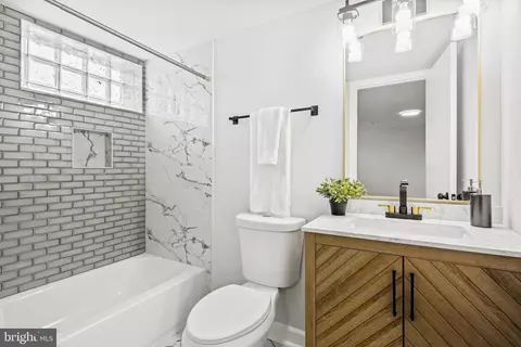 Bath - 1324 Kitmore Rd, Baltimore, MD 21239 photo 8 of 8