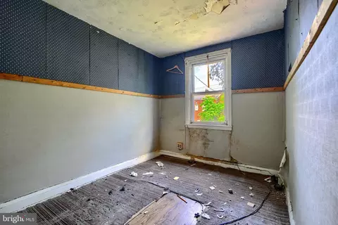 Bedroom - 2837 Round Rd, Baltimore, MD 21225 photo 3 of 4