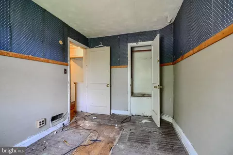 Bedroom - 2837 Round Rd, Baltimore, MD 21225 photo 4 of 4