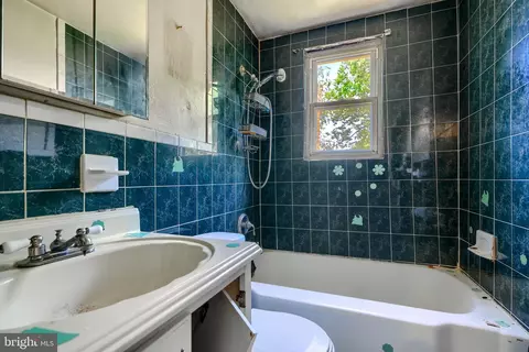 Bath - 2837 Round Rd, Baltimore, MD 21225 photo 2 of 2