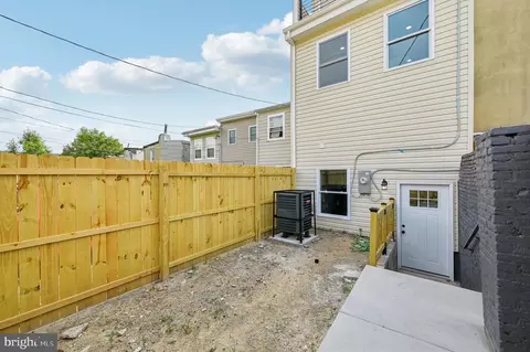 Exterior - 518 N Patterson Park Ave, Baltimore, MD 21205 photo 6 of 7