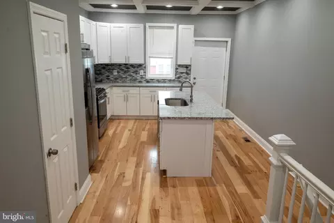 Entry Way - 2227 E Biddle St, Baltimore, MD 21213 photo 3 of 5
