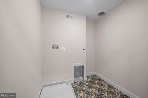 432 E 22nd St, Baltimore, MD 21218 photo 28