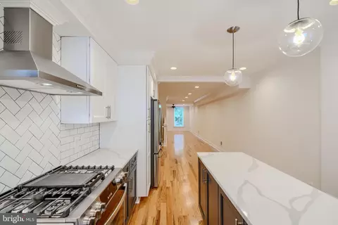 526 E Clement St, Baltimore, MD 21230 photo 12