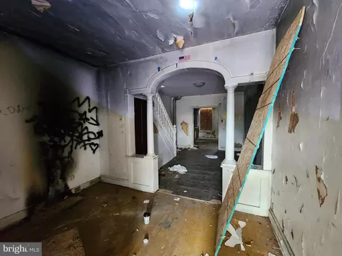 Entry Way - 2122 E North Ave, Baltimore, MD 21213 photo 3 of 5