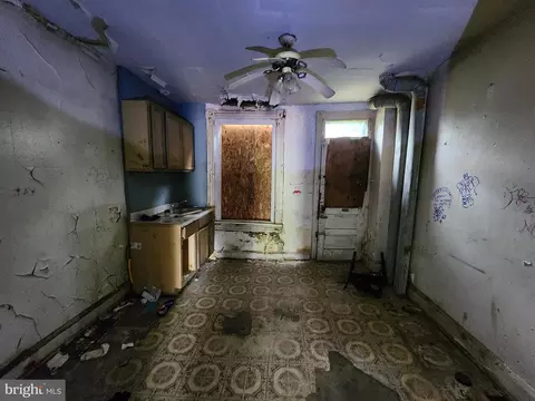 Entry Way - 2122 E North Ave, Baltimore, MD 21213 photo 4 of 5