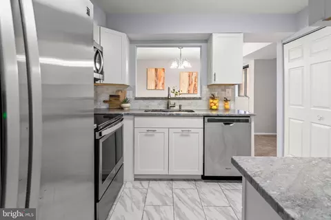 Kitchen - 2901 Fallstaff Rd #305, Baltimore, MD 21209 photo 1 of 2