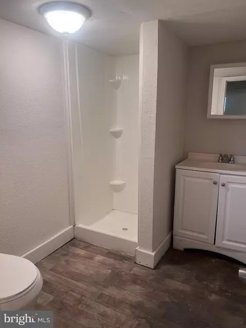 Bath - 2603 Maisel St, Baltimore, MD 21230 photo 2 of 2