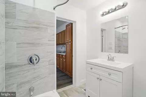Bath - 2105 Maisel St, Baltimore, MD 21230 photo 1 of 2