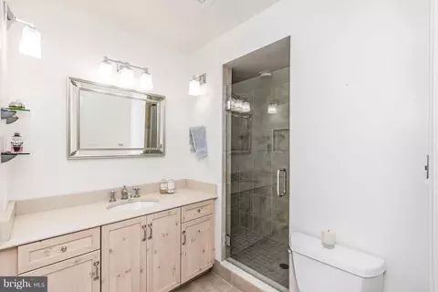 Bath - 10 E Lee St #1209, Baltimore, MD 21202 photo 1 of 2