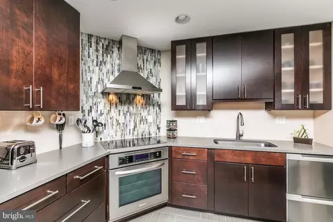 Kitchen - 10 E Lee St #1209, Baltimore, MD 21202 photo 4 of 5