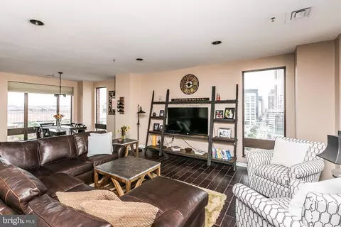 Living - 10 E Lee St #1209, Baltimore, MD 21202 photo 1 of 3