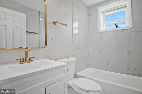 Bath - 2201 N Pulaski St, Baltimore, MD 21217 photo 2 of 3