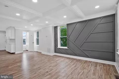 Entry Way - 2201 N Pulaski St, Baltimore, MD 21217 photo 7 of 8