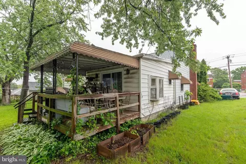 Exterior - 5410 Radecke Ave, Baltimore, MD 21206 photo 3 of 5