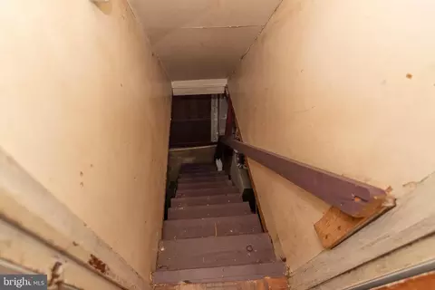 Entry Way - 5410 Radecke Ave, Baltimore, MD 21206 photo 9 of 11