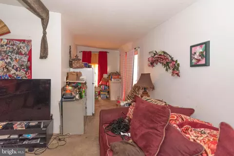 Entry Way - 5410 Radecke Ave, Baltimore, MD 21206 photo 3 of 11