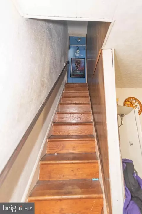 Entry Way - 5410 Radecke Ave, Baltimore, MD 21206 photo 6 of 11