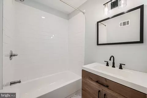 Bath - 2623 W Cold Spring Ln, Baltimore, MD 21215 photo 1 of 3