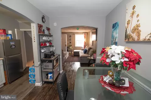 Entry Way - 6436 Hartwait St, Baltimore, MD 21224 photo 4 of 9