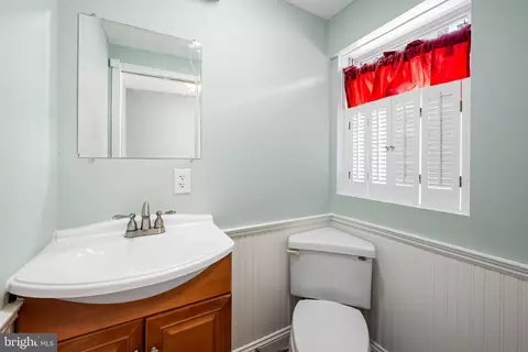 Bath - 1403 Covington St, Baltimore, MD 21230 photo 1 of 3