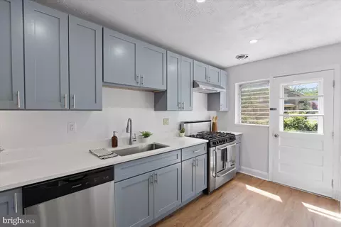 22 Mardrew Rd, Baltimore, MD 21229 photo 9