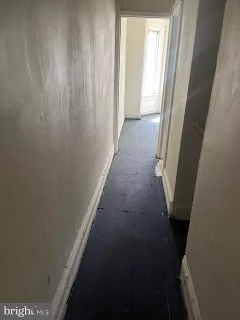Entry Way - 1218 Myrtle Ave, Baltimore, MD 21217 photo 5 of 5