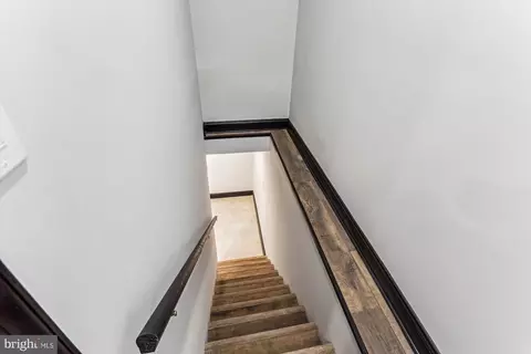 Entry Way - 1820 Walbrook Ave, Baltimore, MD 21217 photo 6 of 13