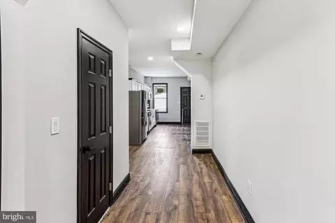 Entry Way - 1820 Walbrook Ave, Baltimore, MD 21217 photo 1 of 13