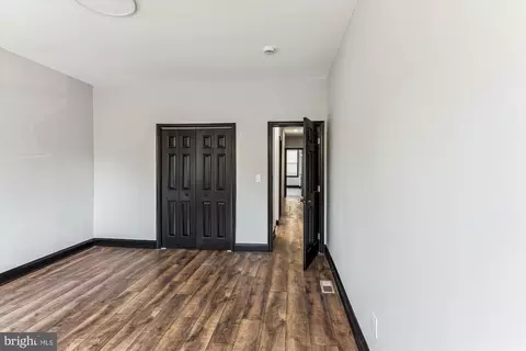 Entry Way - 1820 Walbrook Ave, Baltimore, MD 21217 photo 11 of 13