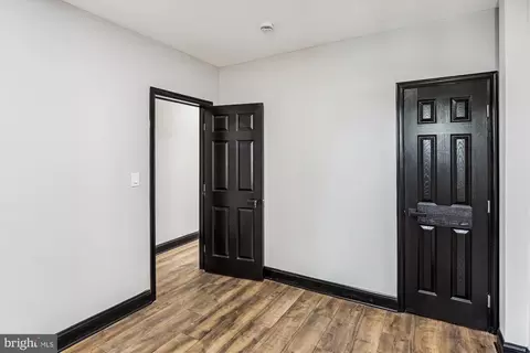 Entry Way - 1820 Walbrook Ave, Baltimore, MD 21217 photo 8 of 13