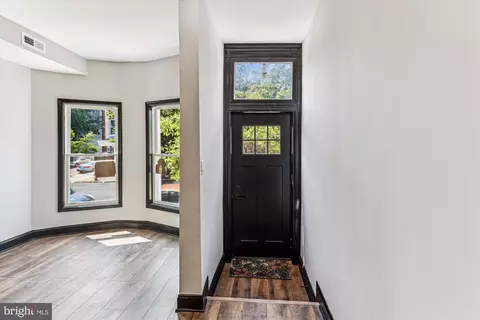 Entry Way - 1820 Walbrook Ave, Baltimore, MD 21217 photo 2 of 13