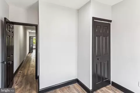 Entry Way - 1820 Walbrook Ave, Baltimore, MD 21217 photo 9 of 13