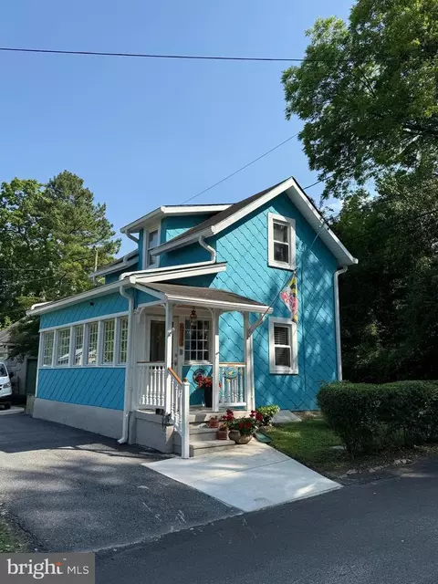 6111 Richard Ave, Baltimore, MD 21214