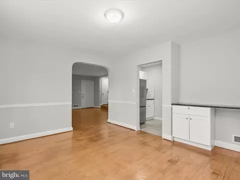 Living - 714 Stamford Rd, Baltimore, MD 21229 photo 6 of 6