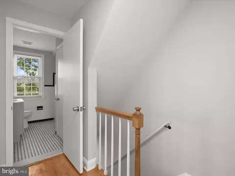 Entry Way - 714 Stamford Rd, Baltimore, MD 21229 photo 3 of 3