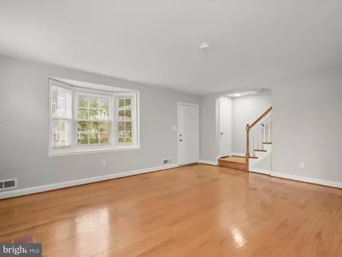 Living - 714 Stamford Rd, Baltimore, MD 21229 photo 1 of 6