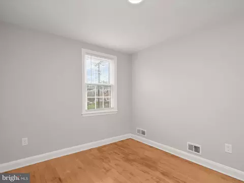 Bedroom - 714 Stamford Rd, Baltimore, MD 21229 photo 7 of 8