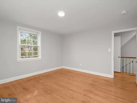 Bedroom - 714 Stamford Rd, Baltimore, MD 21229 photo 4 of 8
