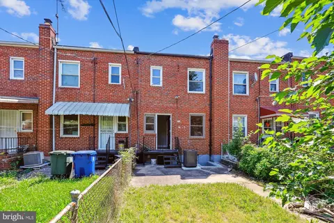 Exterior - 3913 Kenyon Ave, Baltimore, MD 21213 photo 3 of 3