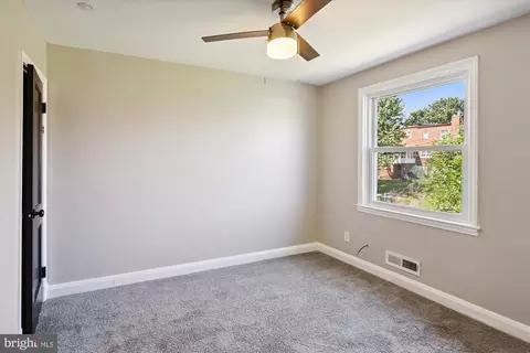 Bedroom - 3913 Kenyon Ave, Baltimore, MD 21213 photo 3 of 4