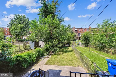 Exterior - 3913 Kenyon Ave, Baltimore, MD 21213 photo 2 of 3