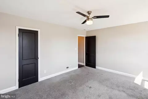 Bedroom - 3913 Kenyon Ave, Baltimore, MD 21213 photo 2 of 4
