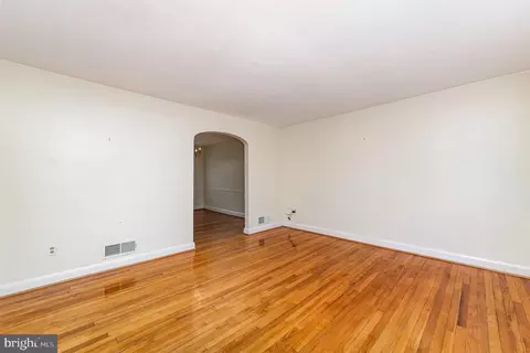Living - 833 Evesham Ave, Baltimore, MD 21212 photo 1 of 1